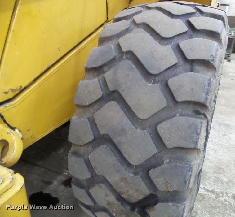 image for item DG8398 1987 Caterpillar 966D  wheel loader