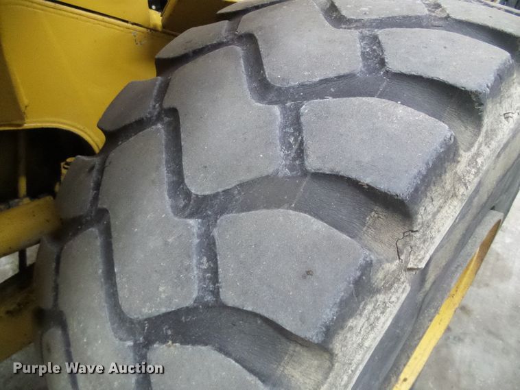 image for item DG8398 1987 Caterpillar 966D  wheel loader