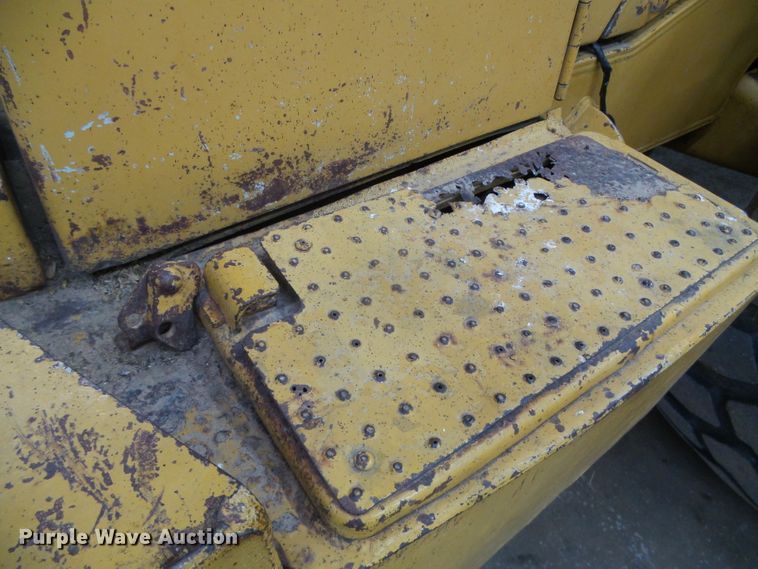 image for item DG8398 1987 Caterpillar 966D  wheel loader