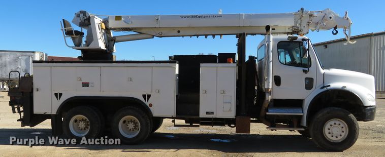 image for item DH0541 2006 Freightliner Business Class M2  digger derrick truck