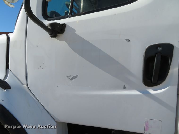 image for item DH0541 2006 Freightliner Business Class M2  digger derrick truck