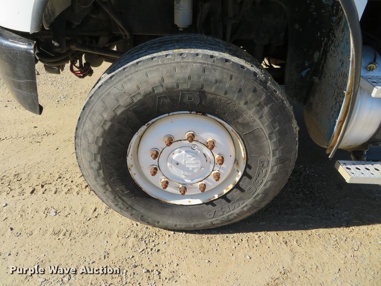 image for item DH0541 2006 Freightliner Business Class M2  digger derrick truck