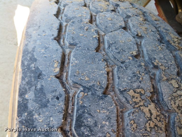 image for item DH0541 2006 Freightliner Business Class M2  digger derrick truck