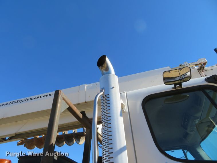 image for item DH0541 2006 Freightliner Business Class M2  digger derrick truck