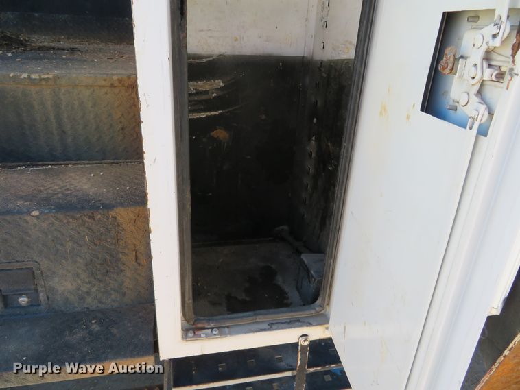 image for item DH0541 2006 Freightliner Business Class M2  digger derrick truck