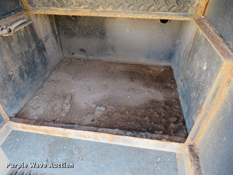 image for item DH0541 2006 Freightliner Business Class M2  digger derrick truck