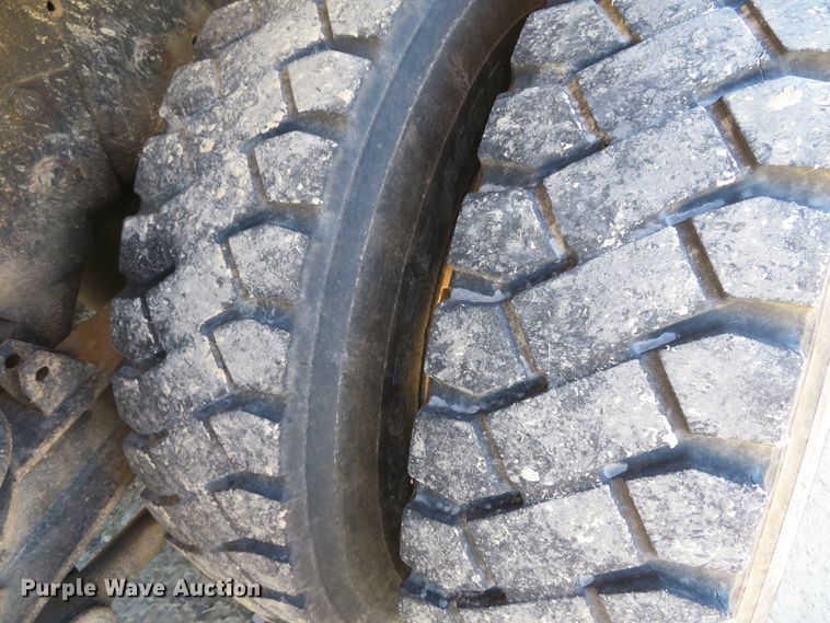 image for item DH0541 2006 Freightliner Business Class M2  digger derrick truck