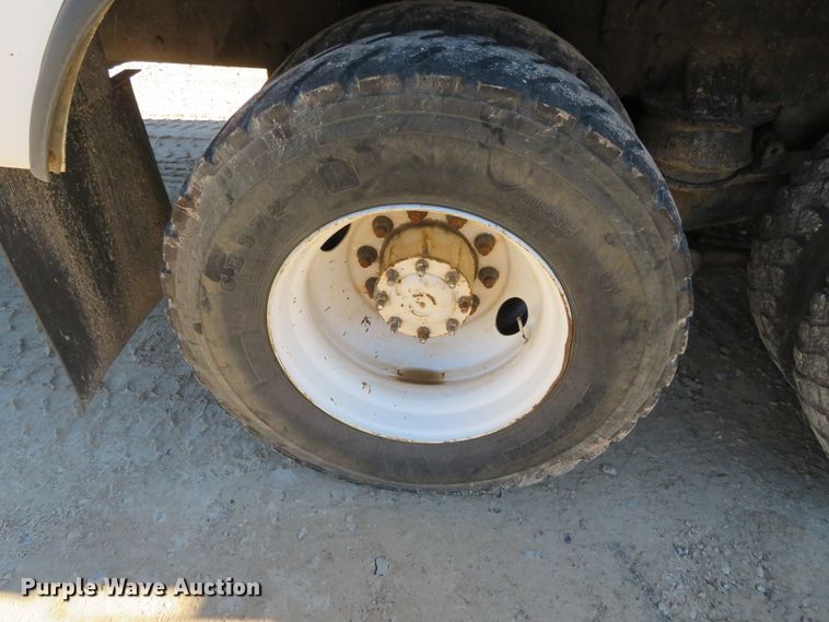 image for item DH0541 2006 Freightliner Business Class M2  digger derrick truck