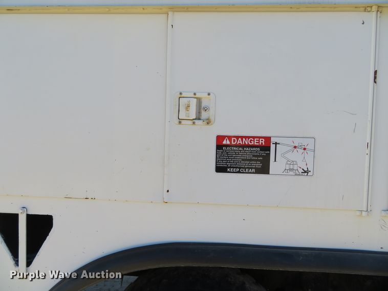 image for item DH0541 2006 Freightliner Business Class M2  digger derrick truck