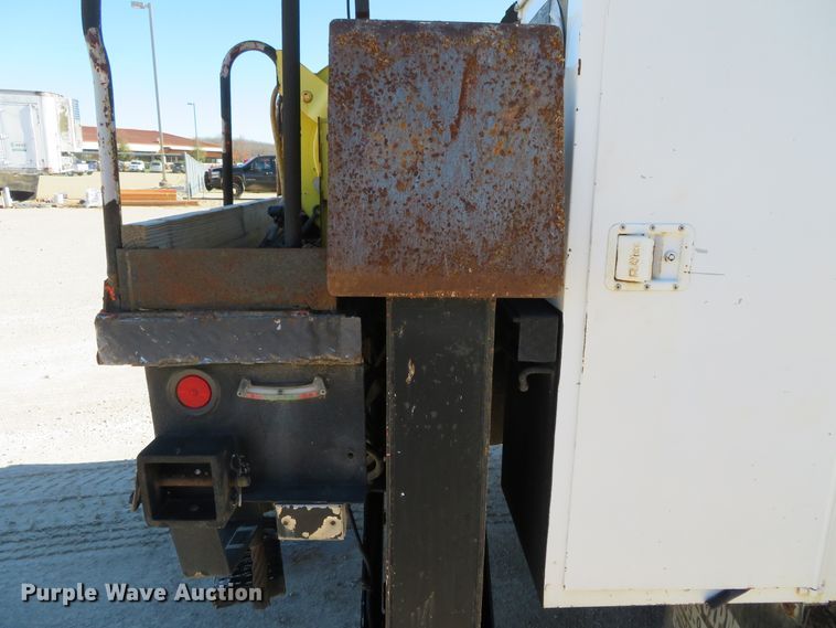 image for item DH0541 2006 Freightliner Business Class M2  digger derrick truck