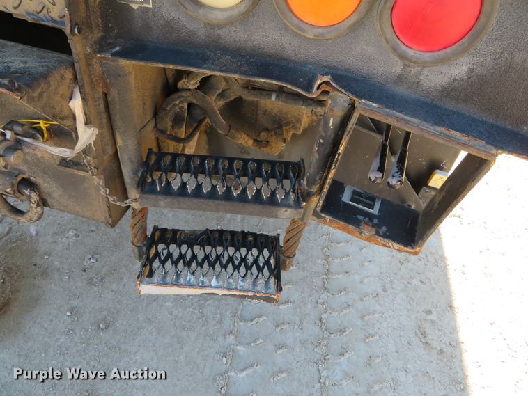 image for item DH0541 2006 Freightliner Business Class M2  digger derrick truck