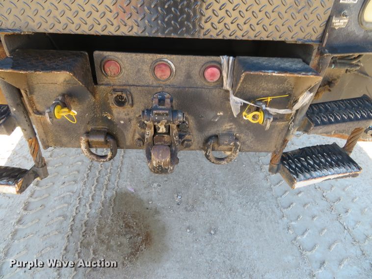 image for item DH0541 2006 Freightliner Business Class M2  digger derrick truck