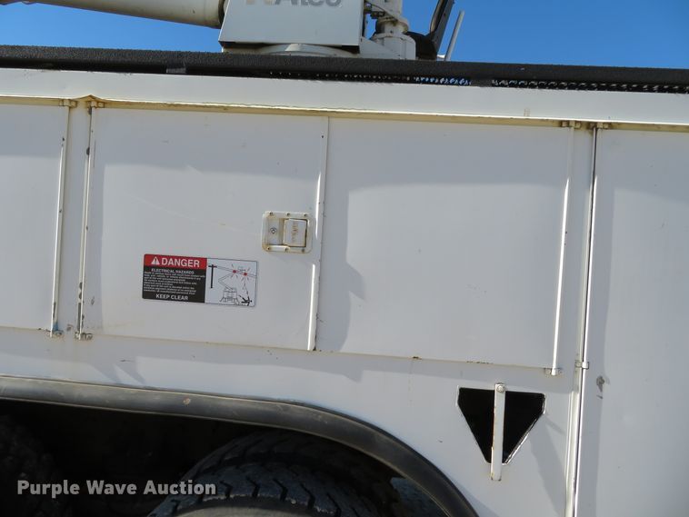 image for item DH0541 2006 Freightliner Business Class M2  digger derrick truck