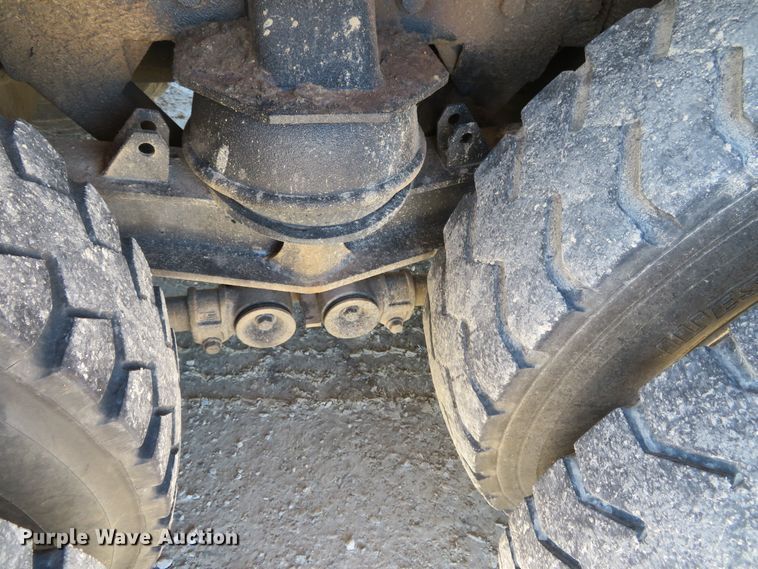 image for item DH0541 2006 Freightliner Business Class M2  digger derrick truck