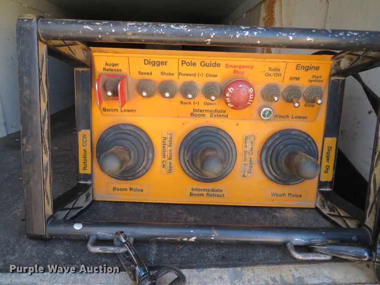 image for item DH0541 2006 Freightliner Business Class M2  digger derrick truck