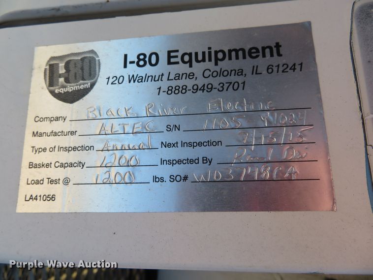 image for item DH0541 2006 Freightliner Business Class M2  digger derrick truck