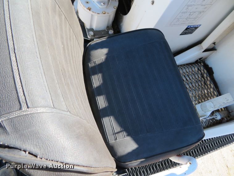 image for item DH0541 2006 Freightliner Business Class M2  digger derrick truck