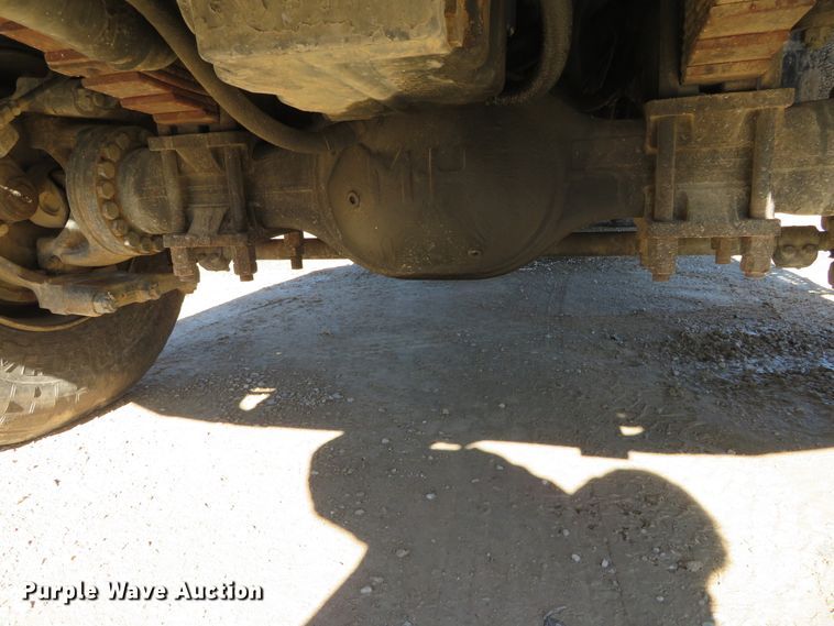 image for item DH0541 2006 Freightliner Business Class M2  digger derrick truck