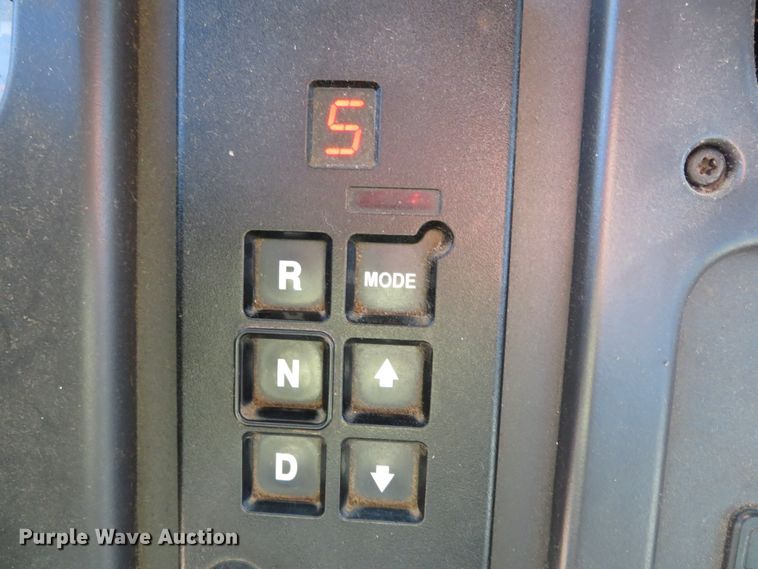 image for item DH0541 2006 Freightliner Business Class M2  digger derrick truck