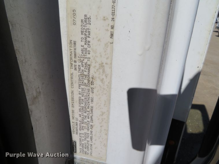 image for item DH0541 2006 Freightliner Business Class M2  digger derrick truck