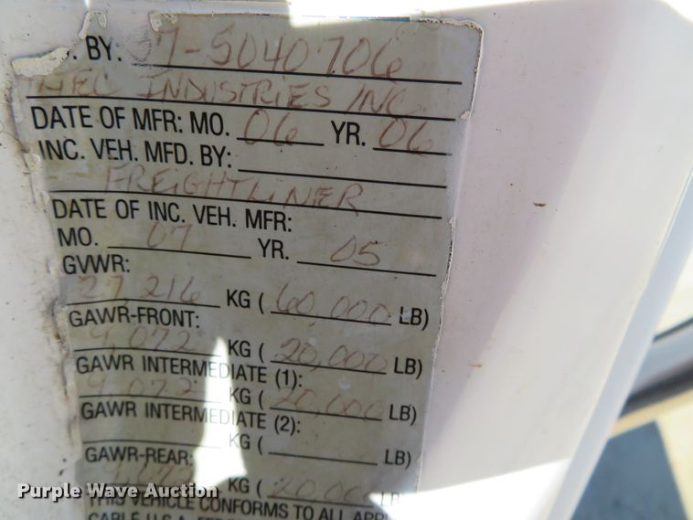 image for item DH0541 2006 Freightliner Business Class M2  digger derrick truck