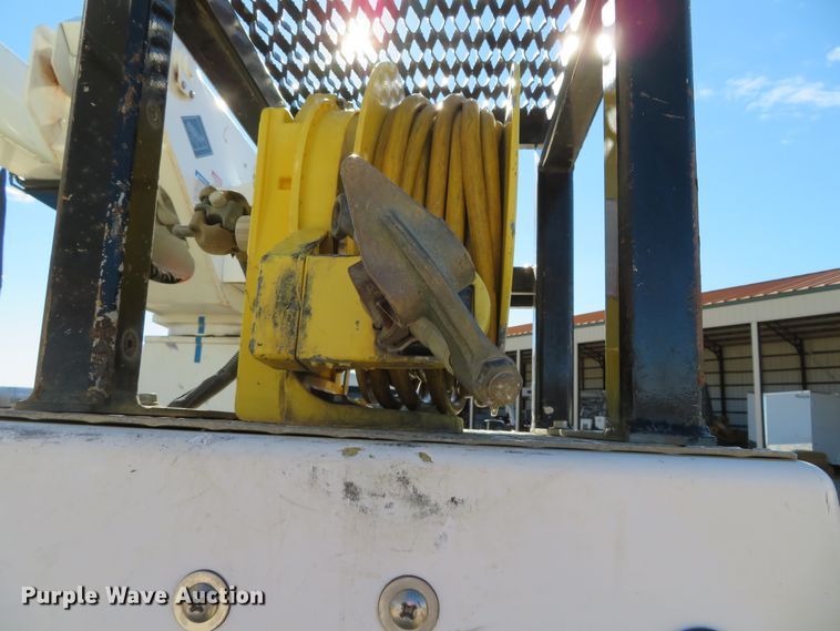 image for item DH0542 2015 Dodge Ram 5500  bucket truck