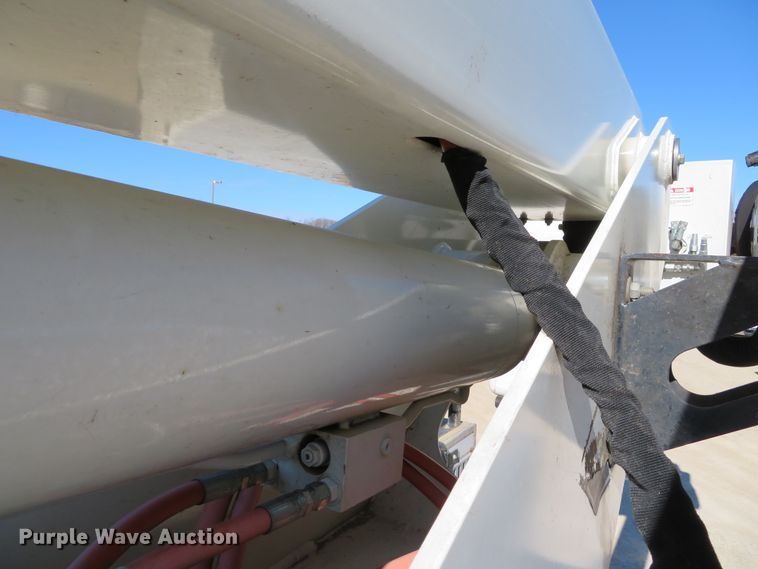 image for item DH0542 2015 Dodge Ram 5500  bucket truck