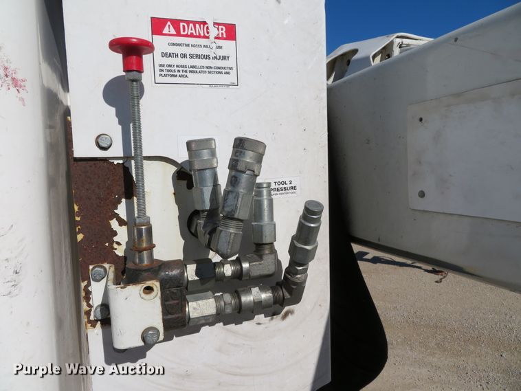 image for item DH0542 2015 Dodge Ram 5500  bucket truck