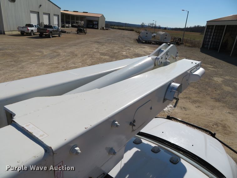 image for item DH0542 2015 Dodge Ram 5500  bucket truck