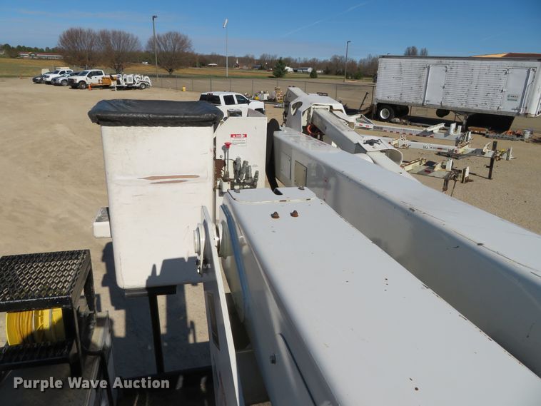 image for item DH0542 2015 Dodge Ram 5500  bucket truck