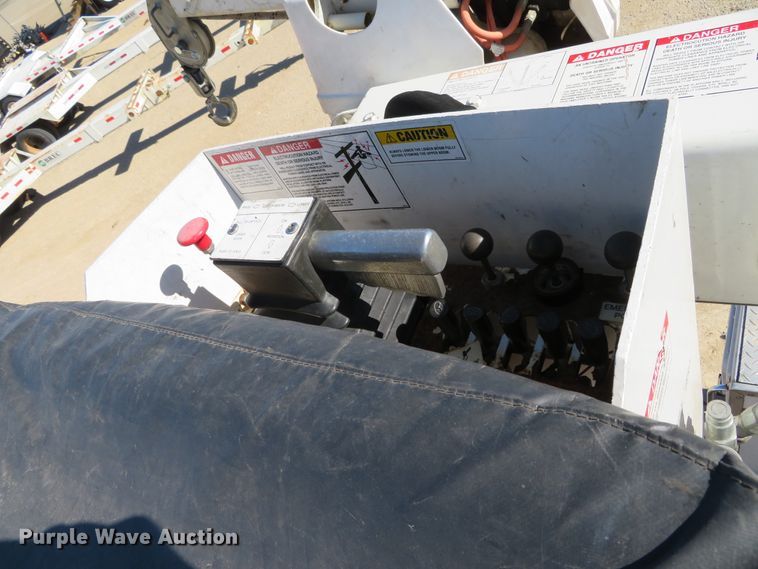 image for item DH0542 2015 Dodge Ram 5500  bucket truck