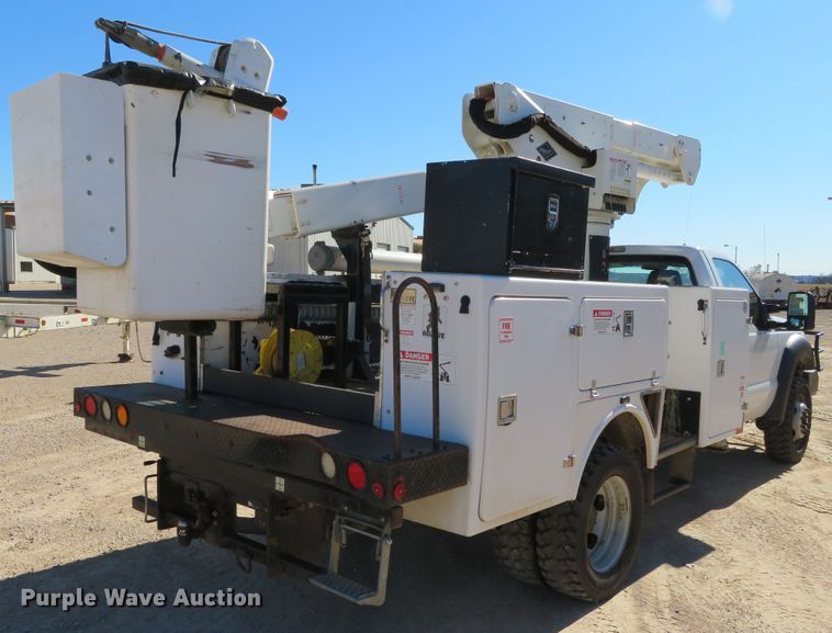image for item DH0544 2013 Ford F550 Super Duty  bucket truck