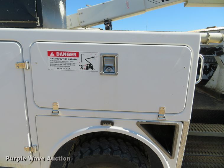 image for item DH0544 2013 Ford F550 Super Duty  bucket truck