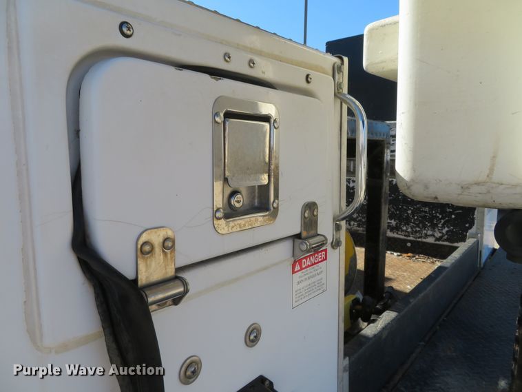 image for item DH0544 2013 Ford F550 Super Duty  bucket truck