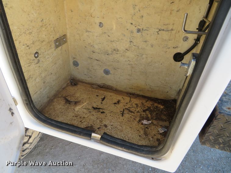 image for item DH0544 2013 Ford F550 Super Duty  bucket truck