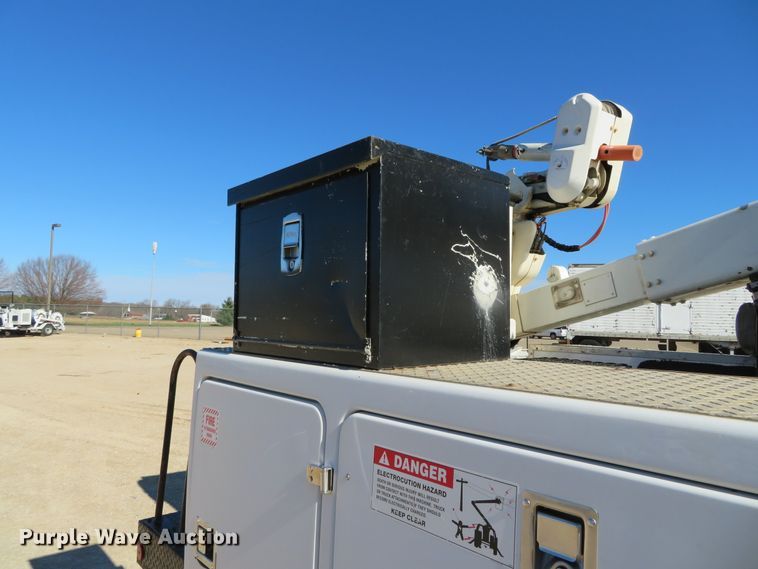 image for item DH0544 2013 Ford F550 Super Duty  bucket truck