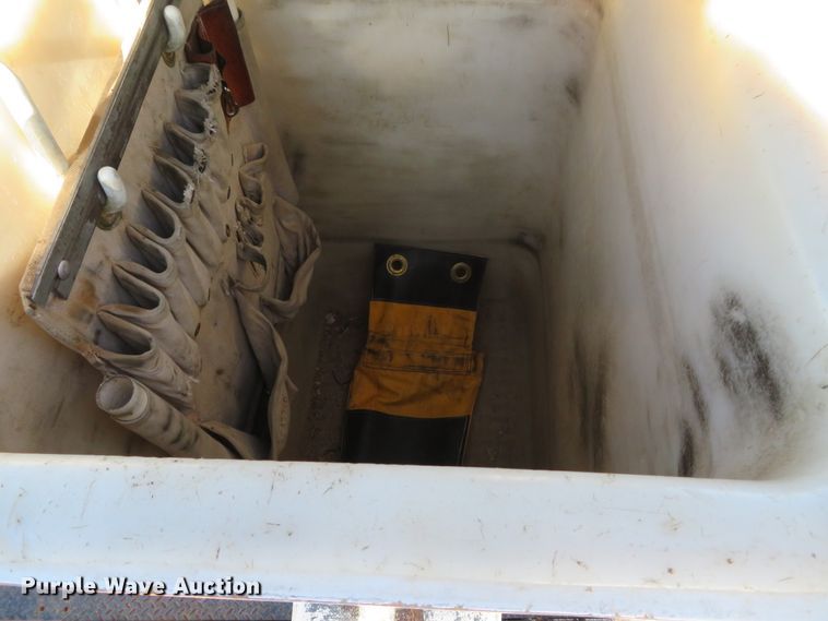 image for item DH0544 2013 Ford F550 Super Duty  bucket truck