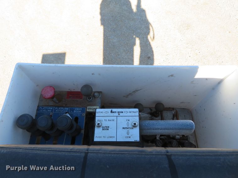 image for item DH0544 2013 Ford F550 Super Duty  bucket truck