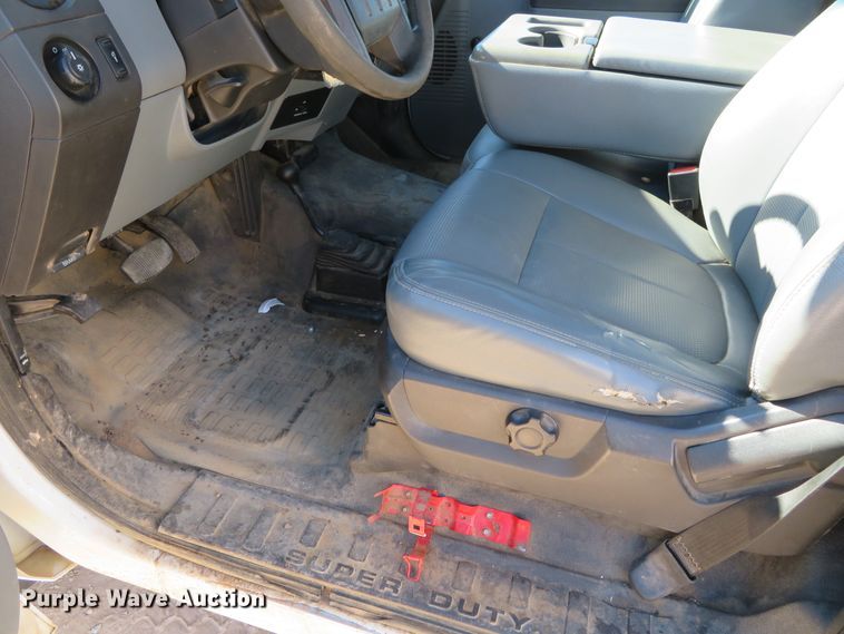 image for item DH0544 2013 Ford F550 Super Duty  bucket truck