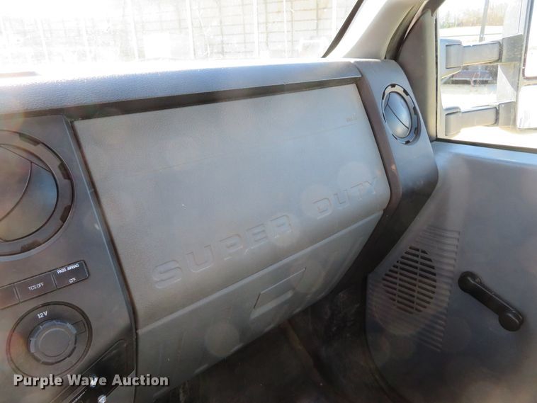 image for item DH0544 2013 Ford F550 Super Duty  bucket truck