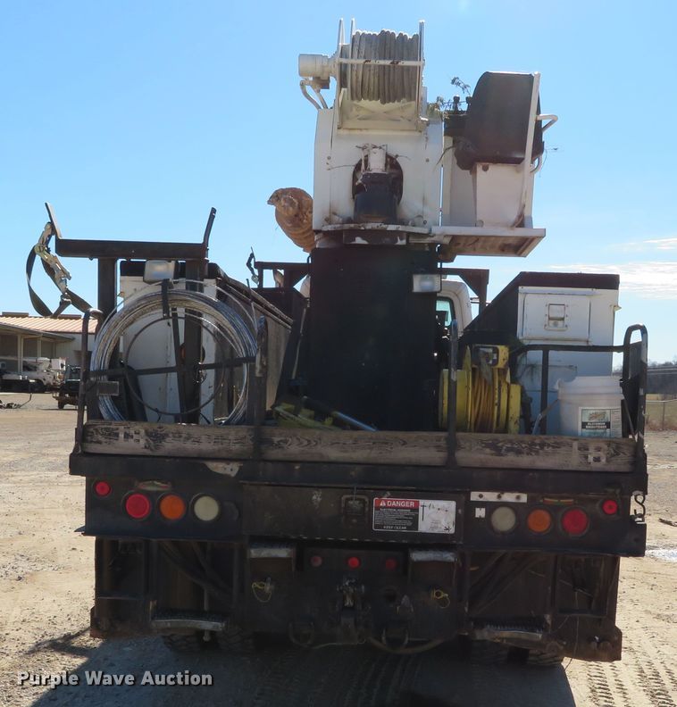 image for item DH0548 2004 Freightliner Business Class M2  digger derrick truck