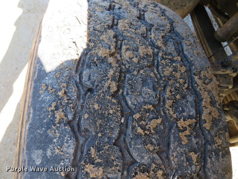 image for item DH0548 2004 Freightliner Business Class M2  digger derrick truck