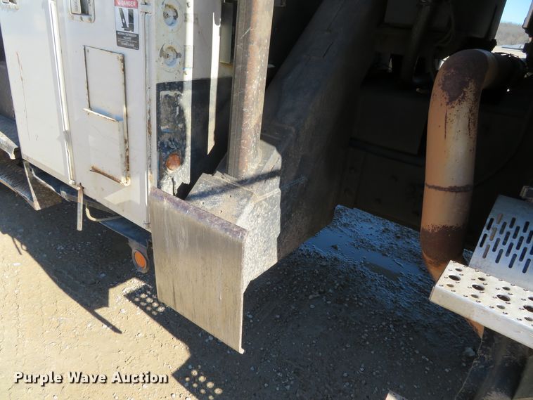 image for item DH0548 2004 Freightliner Business Class M2  digger derrick truck