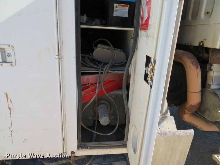 image for item DH0548 2004 Freightliner Business Class M2  digger derrick truck