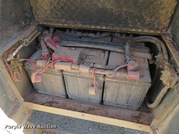 image for item DH0548 2004 Freightliner Business Class M2  digger derrick truck