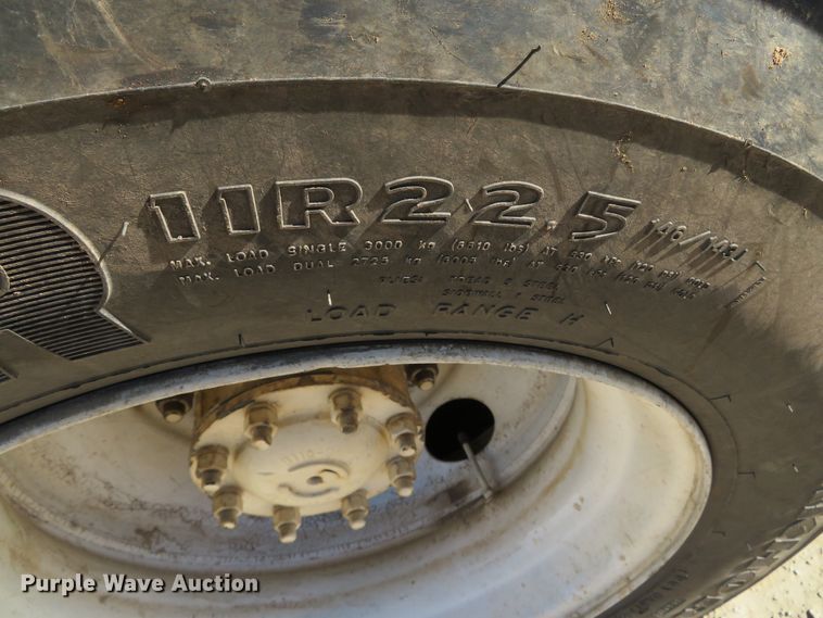 image for item DH0548 2004 Freightliner Business Class M2  digger derrick truck