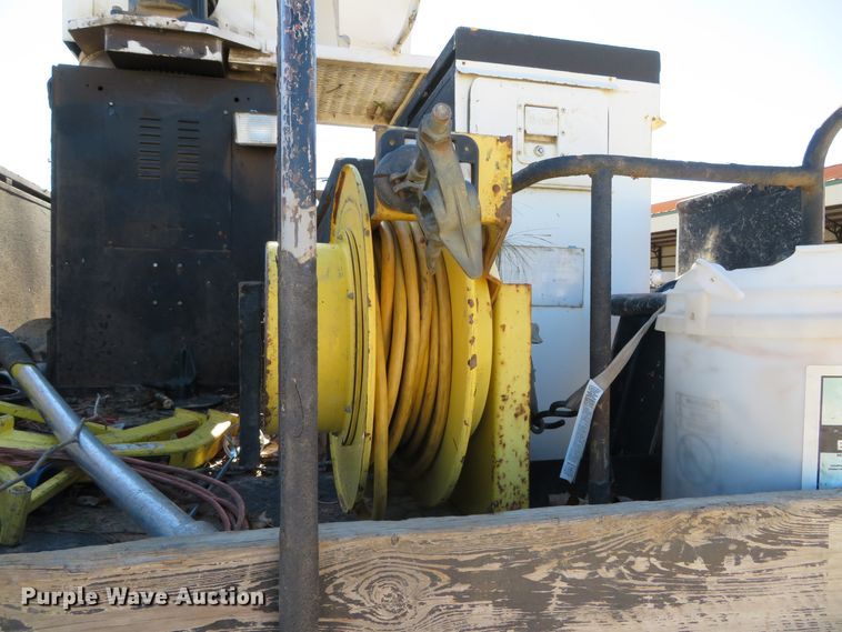 image for item DH0548 2004 Freightliner Business Class M2  digger derrick truck