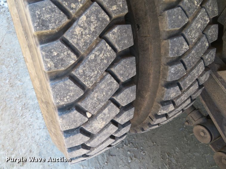 image for item DH0548 2004 Freightliner Business Class M2  digger derrick truck