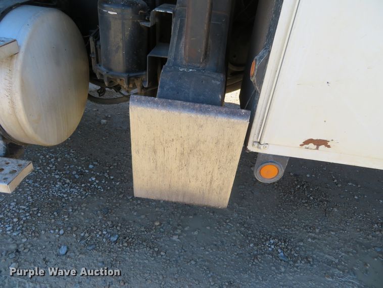 image for item DH0548 2004 Freightliner Business Class M2  digger derrick truck