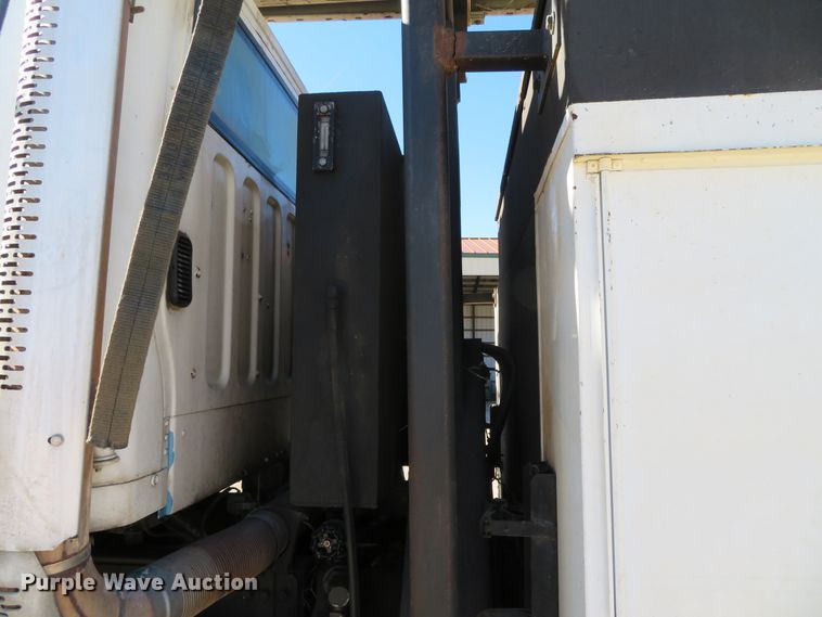 image for item DH0548 2004 Freightliner Business Class M2  digger derrick truck